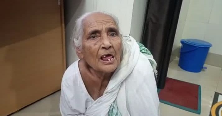 বিধায়কের ‘প্রশ্রয়ে’ নির্যাতন করছে দুই নাতি ! আত্মহত্যার অনুমতি চেয়ে বৃদ্ধার নামে মুখ্যমন্ত্রীর কাছে উড়ো চিঠির তদন্তে পুলিশ