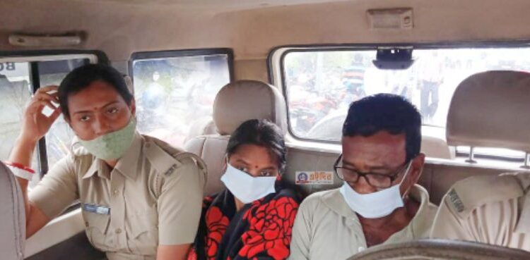 ধারালো অস্ত্র দিয়ে স্বামীকে কোপানোর অভিযোগে শ্রীঘরে ঠাঁই হল স্ত্রী ও তাঁর প্রেমিকের