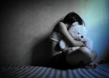 তিন বছরের শিশুকে অশ্লীল ভিডিও দেখিয়ে ধর্ষণের অভিযোগ ১৩ বছরের কিশোরের বিরুদ্ধে