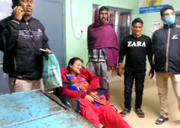 বাইকের চাকায় ওড়না জড়িয়ে মর্মান্তিকভাবে মৃত্যু গৃহবধুর