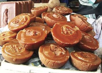 শীতে পারদ নামতেই নলেন গুড়ে মজেছে আপামর বাঙালি