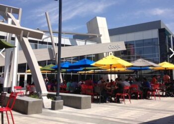 ভ্যাকসিন না নেওয়া কর্মচারীদের  চাকরিচ্যুত করা হবে !  আল্টিমেটাম গুগুলের