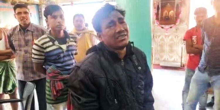 ফলের ক্রেট চুরির অভিযোগে যুবককে গণধোলাই, উদ্ধার করল পুলিশ