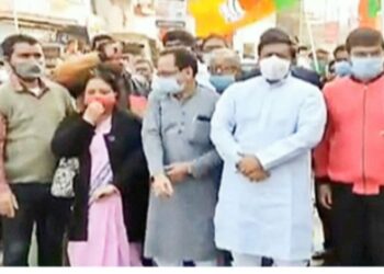 মীনাদেবী পুরোহিতের উপর হামলা ও কলকাতা পুরভোটে ছাপ্পা ভোট দেওয়ার অভিযোগ, রাজ্য জুড়ে বিক্ষোভ সমাবেশ বিজেপির