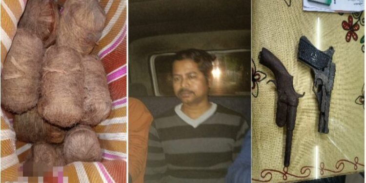 দুটি আগ্নেয়াস্ত্র ও বোমাসহ যুবককে গ্রেফতার করল বর্ধমান থানার পুলিশ