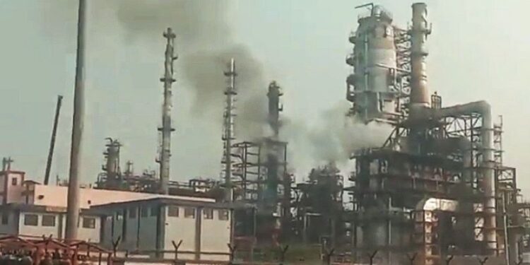 হলদিয়ায় ইন্ডিয়ান অয়েলের শোধনাগারে ভয়াবহ অগ্নিকাণ্ড, ৩ জনের মৃত্যু,আহত কমপক্ষে ৪২