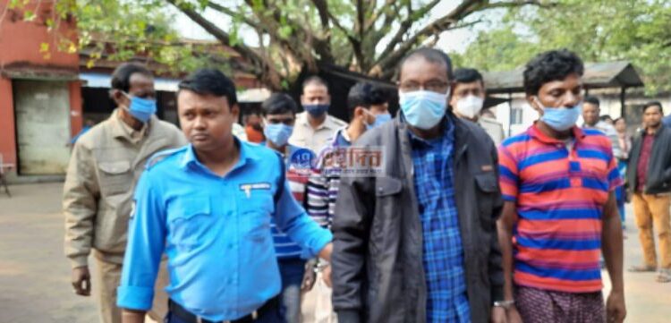 কাটোয়া ও কেতুগ্রামে দুই পৃথক ঘটনায় গ্রেফতার ৭ দুষ্কৃতি, উদ্ধার অস্ত্রসস্ত্র