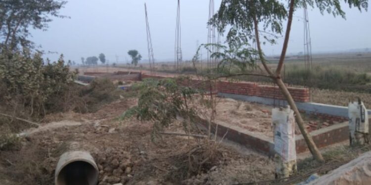 মন্তেশ্বরে পূর্ত দপ্তর ও ডিভিসির জায়গা জবরদখল করে অবৈধ নির্মানের অভিযোগ