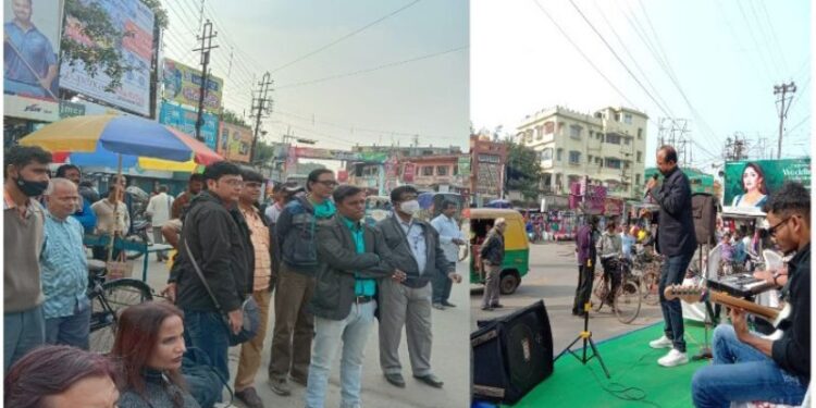 কিংবদন্তী শিল্পী কিশোর কুমারের নামে স্টেশনের নামকরণের দাবি উঠল চুঁচুড়ায়