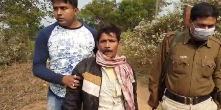 স্ত্রীকে খুঁজে না পেয়ে শ্যালিকার বাড়িতে আগুন লাগানোর অভিযোগ জামাইবাবুর বিরুদ্ধে