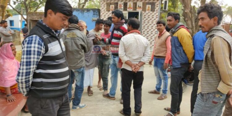 পূর্ব বর্ধমানের ভাতারে বধুর অস্বাভাবিক মৃত্যু, স্বামীর পরকীয়ার প্রতিবাদ করায় খুন বলে দাবি মৃতার বাবার