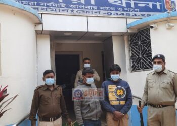 কাটোয়ায় নিষিদ্ধ সিরাপসহ গ্রেফতার দুই মাদক পাচারকারী