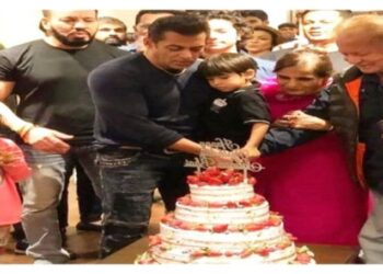 সলমন খানকে ৩ বার কামড়েছিল সাপটি, নিজের মুখে শোনালের ঘটনার কথা, হাসপাতাল থেকে ফিরে উদযাপন করলেন নিজের জন্মদিন