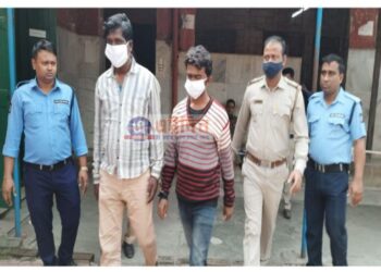 চুরি করা টেলিভিশন পাচার করতে গিয়ে কাটোয়া থানার পুলিশের হাতে ধরা পড়ে গেল ২ দুষ্কৃতি