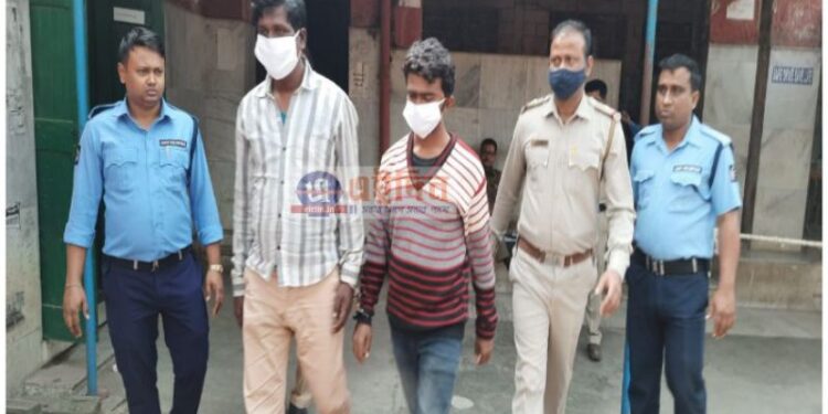 চুরি করা টেলিভিশন পাচার করতে গিয়ে কাটোয়া থানার পুলিশের হাতে ধরা পড়ে গেল ২ দুষ্কৃতি