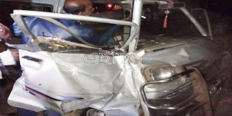 মঙ্গলকোটে মোটরভ্যান মারুতি সংঘর্ষে জখম ৩