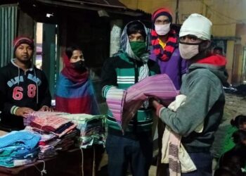 ছেলের জন্মদিনে দুঃস্থদের পাশে সরকারি আধিকারিক