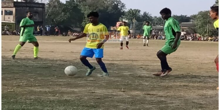 নক আউট ফুটবল টুর্ণামেন্টে  চ্যাম্পিয়ন ভাতার ফুটবল আ্যাকাডেমি