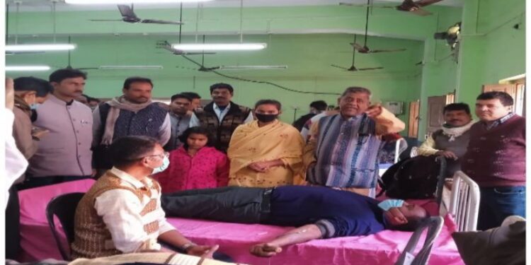 পূর্ব বর্ধমানের মঙ্গলকোটে রক্তদান শিবির ও শীতবস্ত্র বিতরন