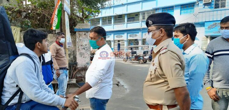 রাজ্য জুড়ে ফের জারি হল বিধিনিষেধ, কাটোয়ায় আটক ২২ মাস্কবিহীন পথচারী