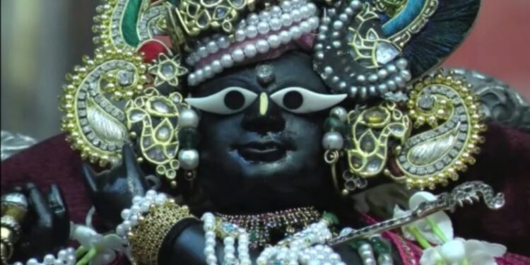 ভাতারের ঢেঁড়িয়া গ্রামে রাধারমন মন্দিরে দুঃসাহসিক চুরি