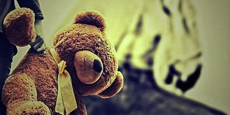 দশ বছরের ধর্ষিতা কিশোরীর সন্তান প্রসব, অভিযুক্ত যুবকের বিরুদ্ধে জিরো এফআইআর