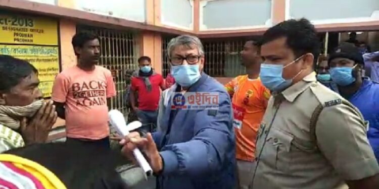 হয়নি পানীয় জলের প্রতিশ্রুতি পূরণ, গ্রামবাসীদের বিক্ষোভের মুখে পড়লেন তৃণমূল বিধায়ক