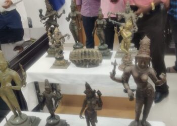 প্রাচীন দূর্গামূর্তি পাচারের চেষ্টার অভিযোগে ধৃত কাশ্মীরি ব্যাবসায়ী