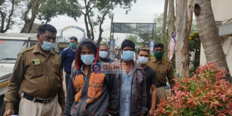 ডাকাতির উদ্দেশ্যে জড়ো হওয়া ৫ দুস্কৃতীকে গ্রেফতার করল পূর্ব বর্ধমান জেলার ভাতার থানার পুলিশ