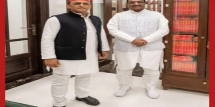 উত্তরপ্রদেশ : ফের বিজেপিতে ভাঙন, দল ছাড়লেন আয়ুষমন্ত্রী ধরম সিং সাইনি