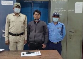 ডাকাতির ঘটনার পর তল্লাশি অভিযানে আগ্নেয়াস্ত্রসহ বিহারের দুষ্কৃতিকে গ্রেফতার করল হরিশ্চন্দ্রপুর থানার পুলিশ