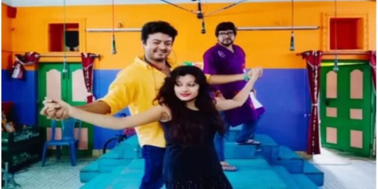 শেষের পথে প্রাচীন লোকশিক্ষার মাধ্যম ‘যাত্রা পালা’ !