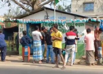 এলাকা দখল নিয়ে তৃণমূলের দুই গোষ্ঠীর সংঘর্ষে উত্তপ্ত বর্ধমান