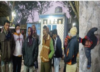 ট্রাক্টর থেকে নিচে পড়ে চাকায় পিষ্ট হয়ে মৃত্যু চালকের