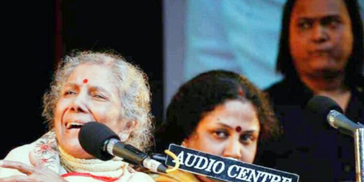 গুরুতর অসুস্থ অবস্থায় হাসপাতালে ভর্তি করা হল সঙ্গীতশিল্পী সন্ধ্যা মুখোপাধ্যায়কে