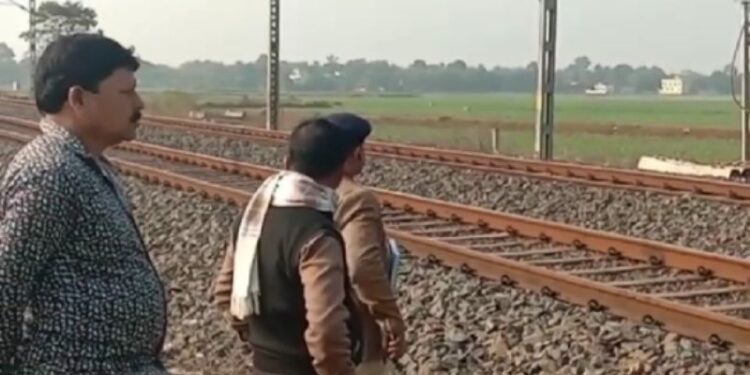 ট্রেনে কাটা পড়ে মৃত্যু অজ্ঞাত পরিচয় মহিলার