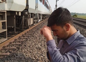 ডাউন শান্তিনিকেতন এক্সপ্রেসের আগুন, রেল কর্মীদের তৎপরতায় রক্ষা পেলেন যাত্রীরা