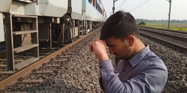 ডাউন শান্তিনিকেতন এক্সপ্রেসের আগুন, রেল কর্মীদের তৎপরতায় রক্ষা পেলেন যাত্রীরা