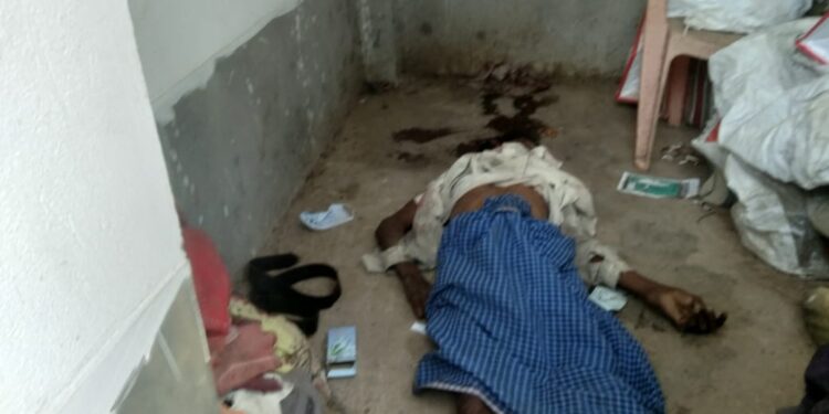 মন্তেশ্বরে অজানা গাড়ির ধাক্কায় বৃদ্ধের মৃত্যু,মৃতদেহ সৎকার করল গ্রামবাসীরা