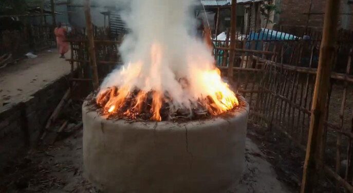 সম্পূর্ণ প্রাকৃতিক নিয়মে চুন উৎপাদন করেও লাভের মুখ দেখেন না তামলি সম্প্রদায়ের মানুষরা