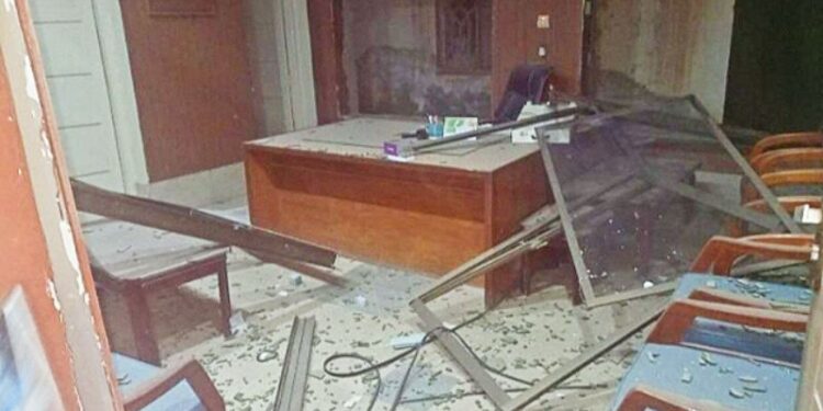 পাকিস্তানে নিরাপত্তাবাহিনী ও জঙ্গি সংগঠনের সংঘর্ষ, ৪ জঙ্গি ও এক সেনার মৃত্যু