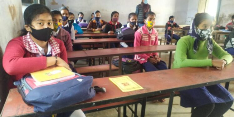 পুনরায় আংশিকভাবে চালু হলো শিক্ষা প্রতিষ্ঠানগুলি