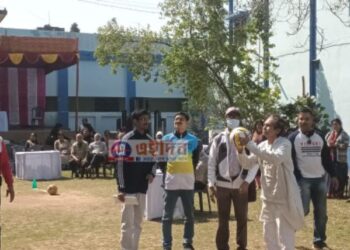 বয়স্ক মানুষদের একঘেয়েমি জীবন থেকে ক্ষণিকের আনন্দ দিতে ক্রীড়া প্রতিযোগিতা কাটোয়ায়