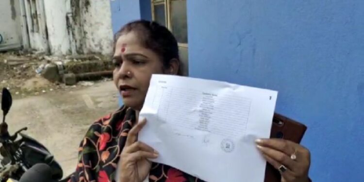 অনুব্রত কি সুব্রত বক্সি ও পার্থ চট্টোপাধ্যায়ের থেকেও বড় নেতা হয়েগেল নাকি ? প্রশ্ন তুললেন খোদ তৃণমূলেরই গুসকরা পৌরসভার প্রাক্তন কাউন্সিলার