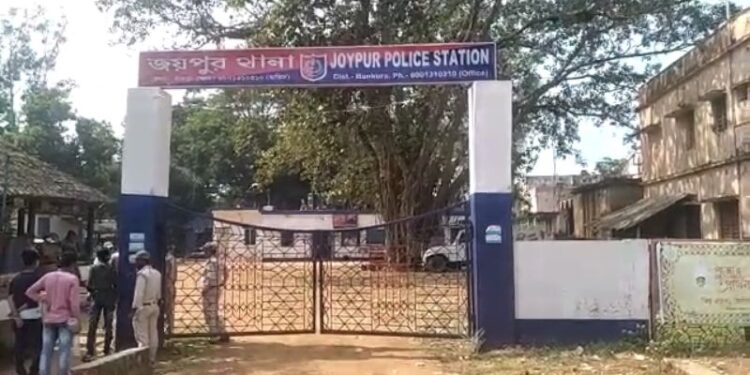 বাঁকুড়ার জয়পুরে তৃণমূলের পঞ্চায়েত সদস্যা ও তাঁর পরিবারের উপর হামলার অভিযোগ ব্লক সভাপতি গোষ্ঠীর লোকজনের বিরুদ্ধে