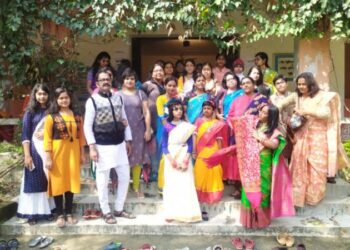 প্রবল বৃষ্টি উপেক্ষা করে বিভিন্ন শিক্ষা প্রতিষ্ঠানে পালিত হলো সরস্বতী পুজো