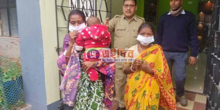 চালকলের মালিকের ব্যাগ থেকে লক্ষাধিক টাকা হাত সাফাই, মহিলা কেপমার দলের দুই সদস্যকে গ্রেফতার করল ভাতার থানার পুলিশ