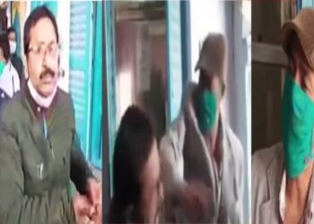 স্কুলের মধ্যে দুই শিক্ষকের হাতাহাতি শিক্ষা জগতের এক কলঙ্কিত অধ্যায়