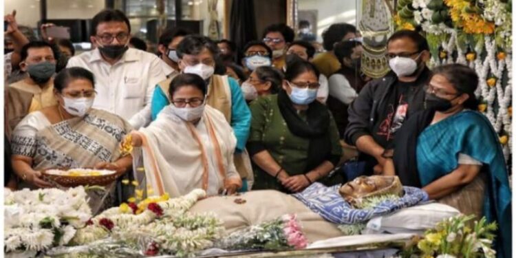 গীতশ্রীর শেষ যাত্রায় পা মেলালেন মুখ্যমন্ত্রী মমতা বন্দ্যোপাধ্যায়