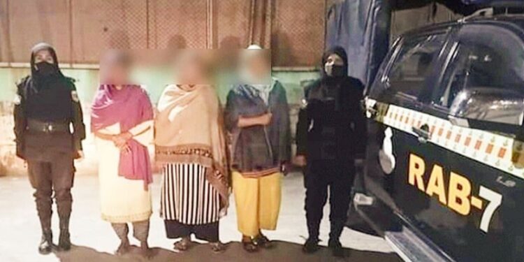 বাংলাদেশের পুলিশ ও সেনাকে ঘোল খাওয়াচ্ছে আট বোনের মাদক সিন্ডিকেট, পাকড়াও ৩, উদ্ধার ১৯ হাজার ইয়াবা ট্যাবলেট